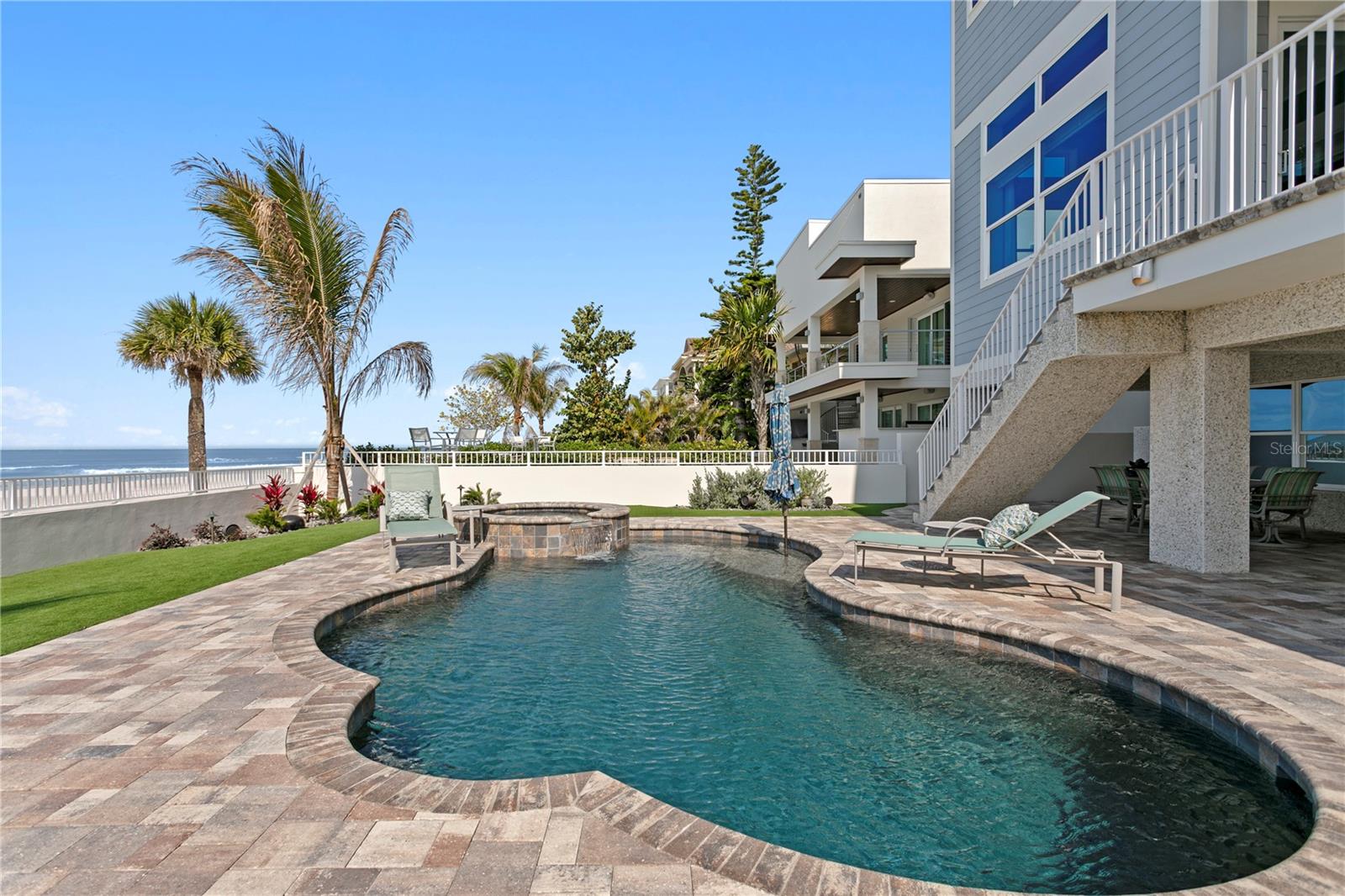 LONE PALM BEACH 1ST ADD - Residential