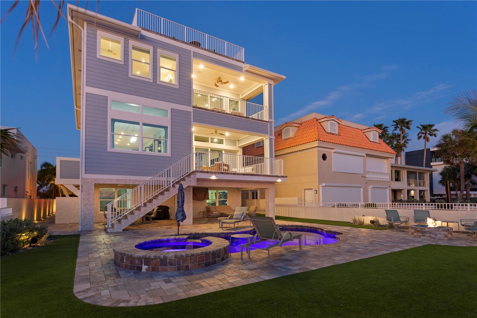 LONE PALM BEACH 1ST ADD - Residential