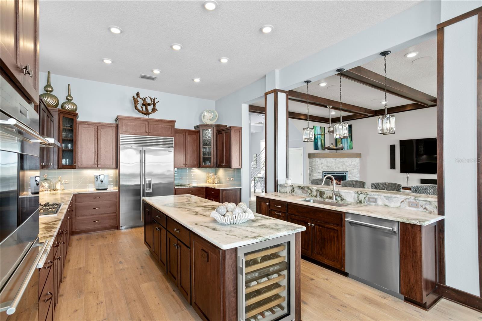 LONE PALM BEACH 1ST ADD - Residential