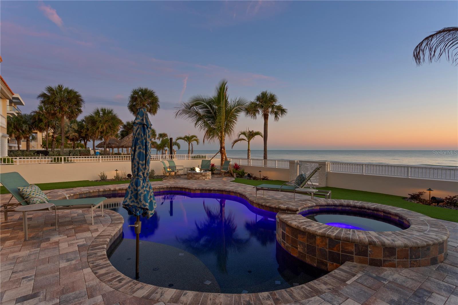 LONE PALM BEACH 1ST ADD - Residential