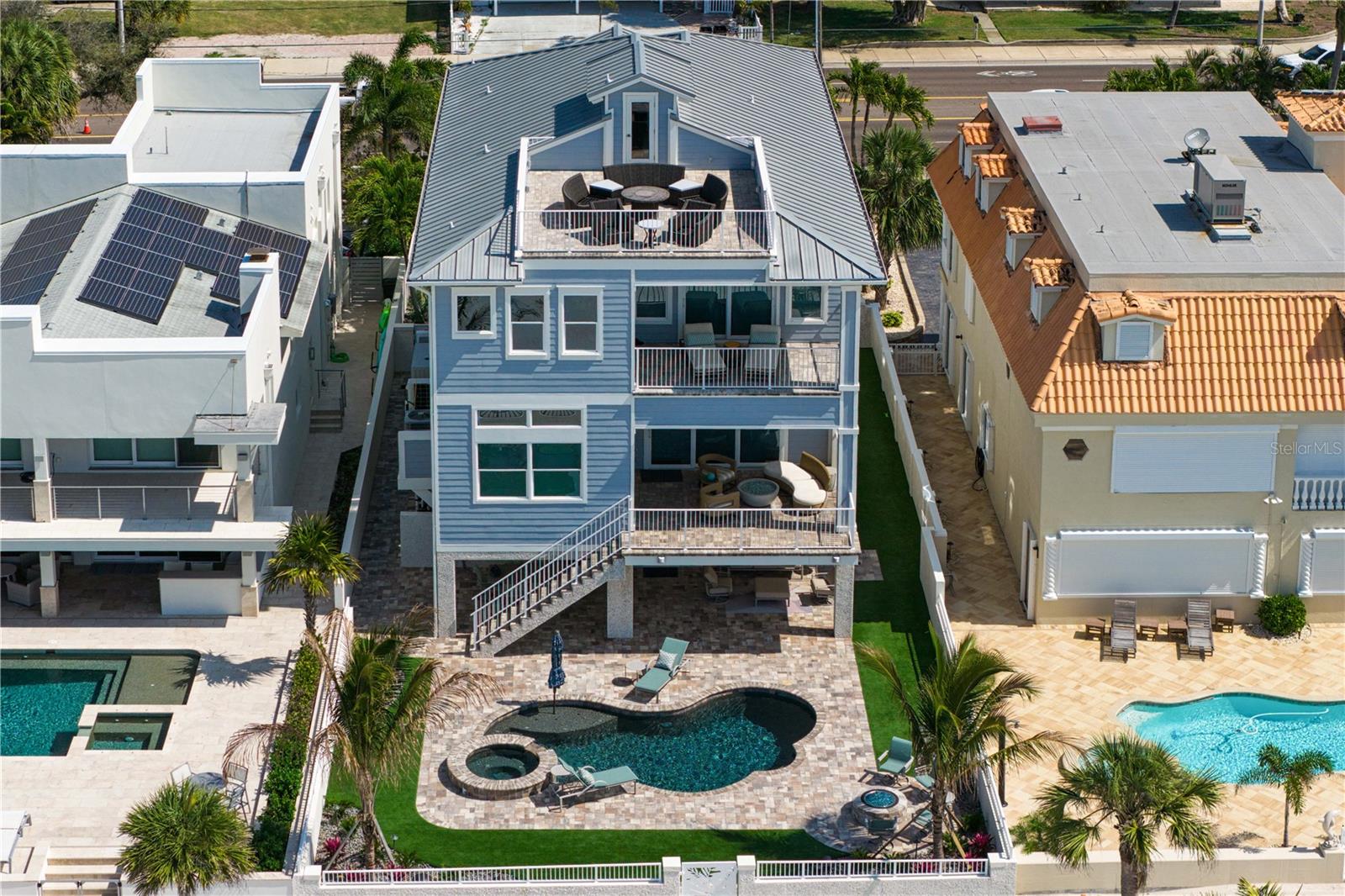 LONE PALM BEACH 1ST ADD - Residential