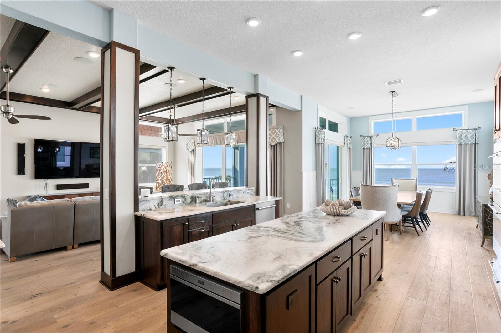 LONE PALM BEACH 1ST ADD - Residential