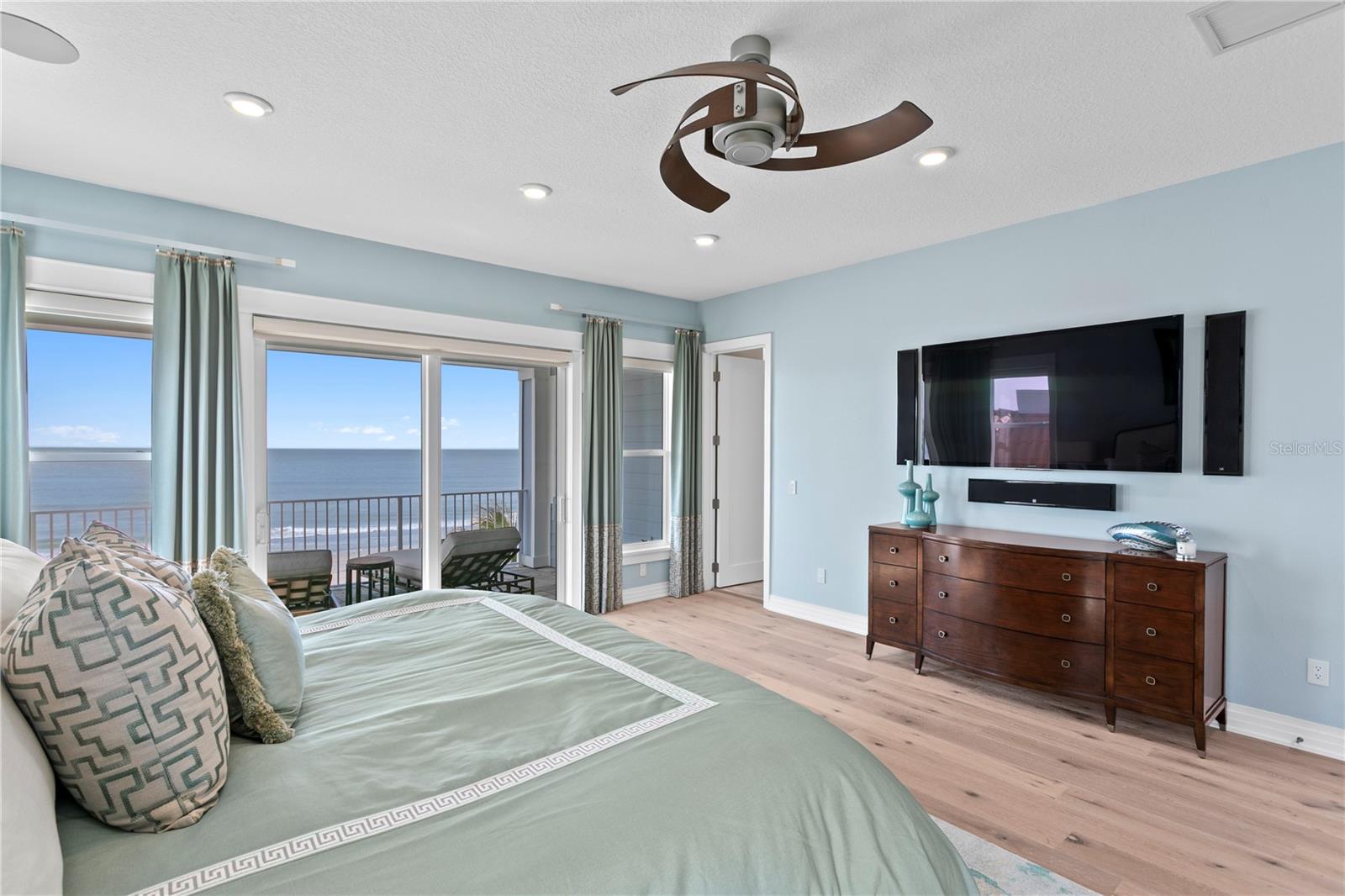 LONE PALM BEACH 1ST ADD - Residential