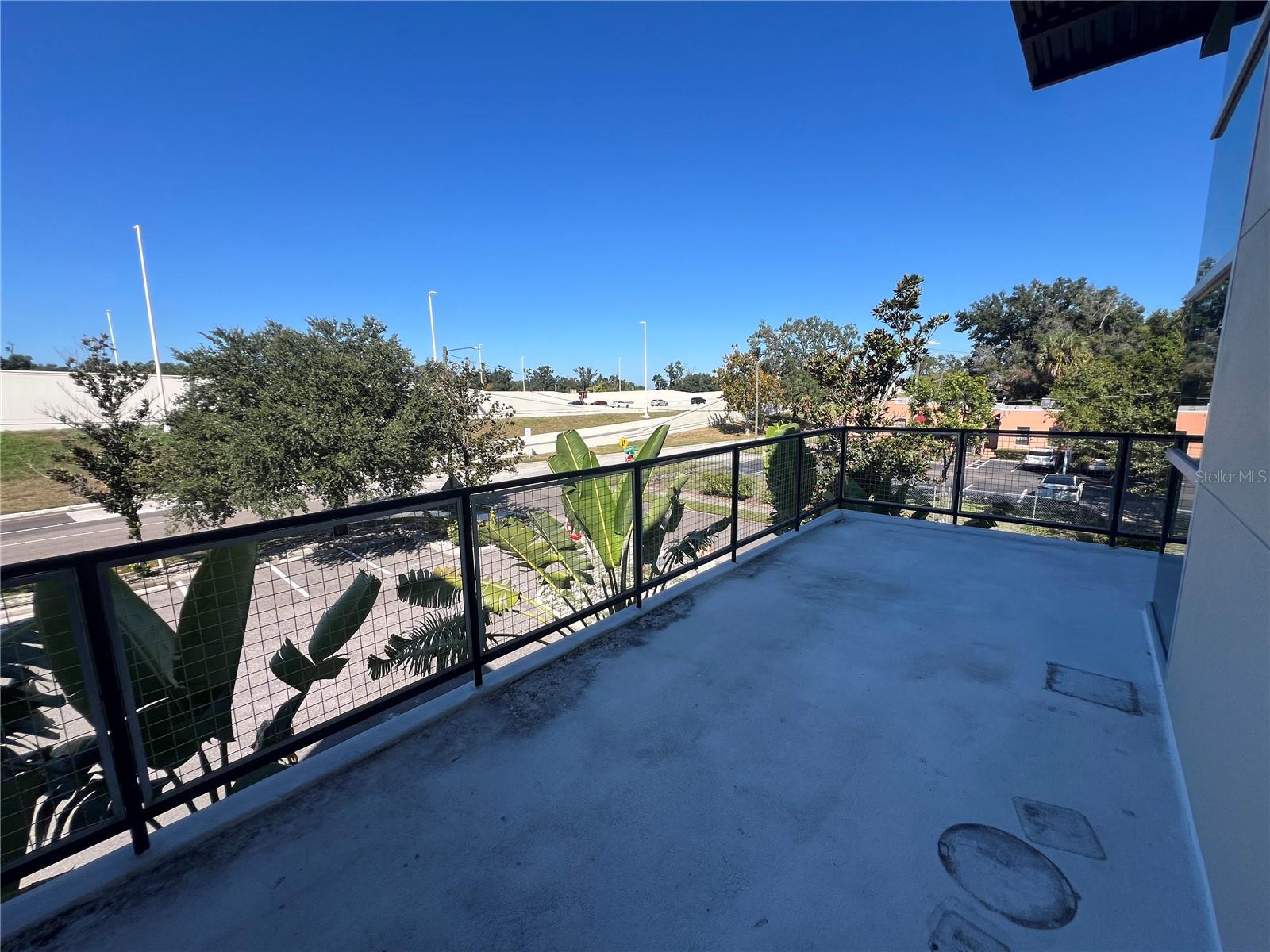 PALMARIA - Commercial Lease