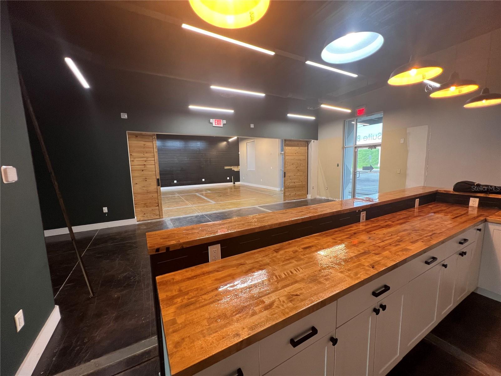 PALMARIA - Commercial Lease