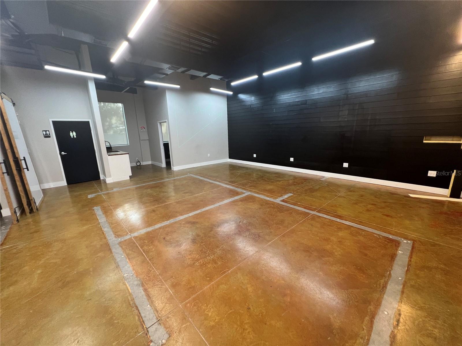 PALMARIA - Commercial Lease