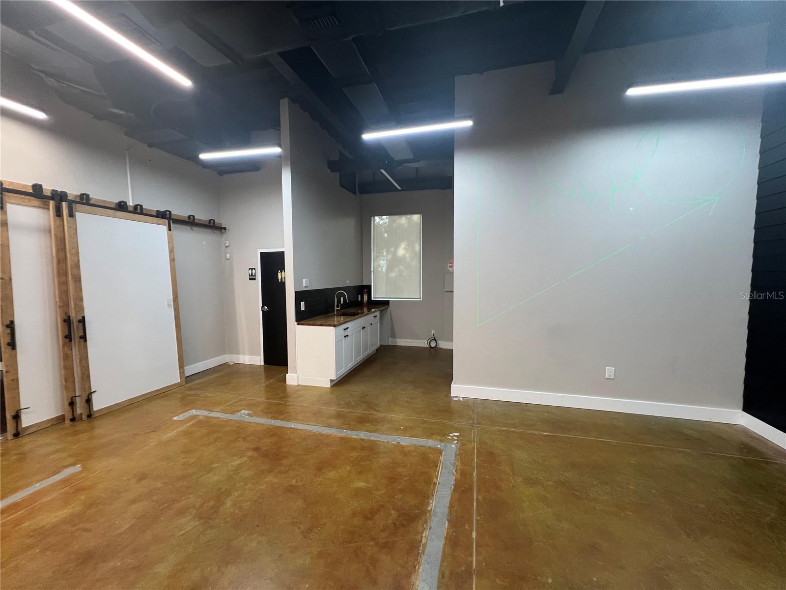 PALMARIA - Commercial Lease