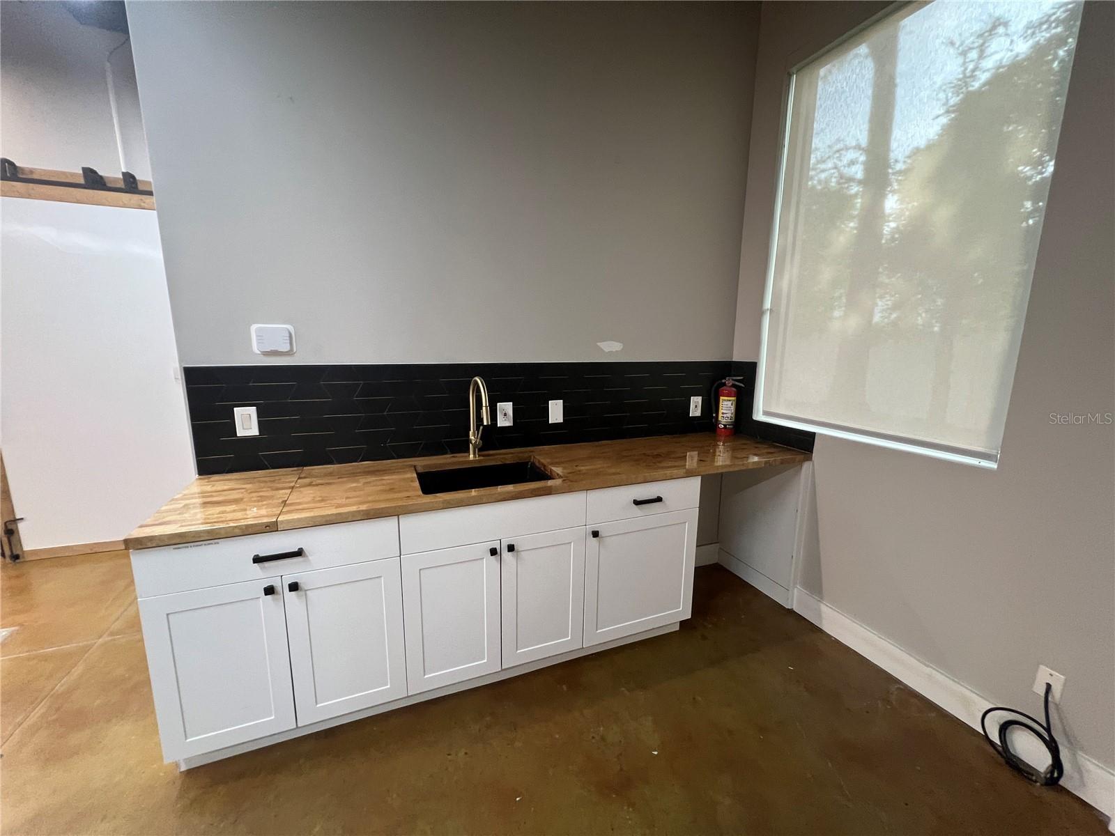 PALMARIA - Commercial Lease