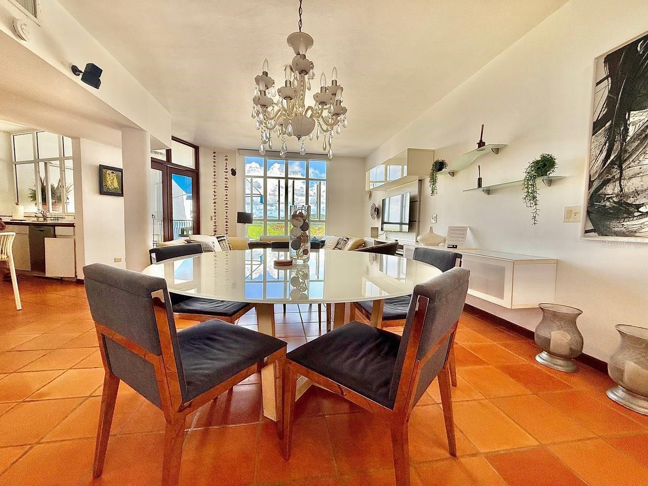 VILLA LAS BRISAS - Residential