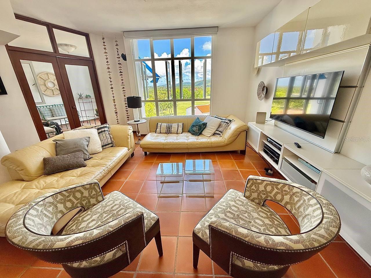 VILLA LAS BRISAS - Residential