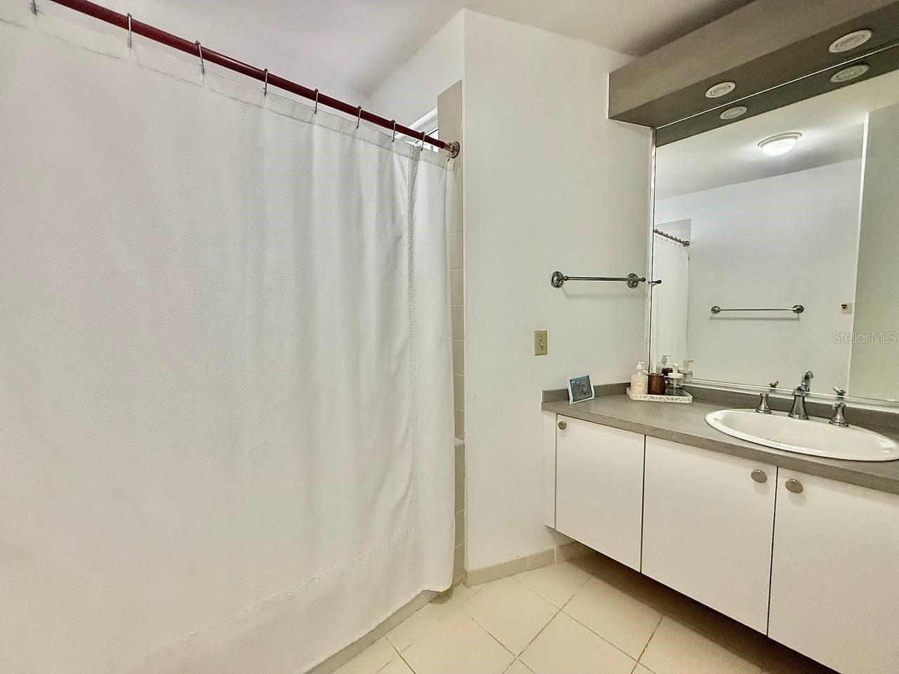 VILLA LAS BRISAS - Residential