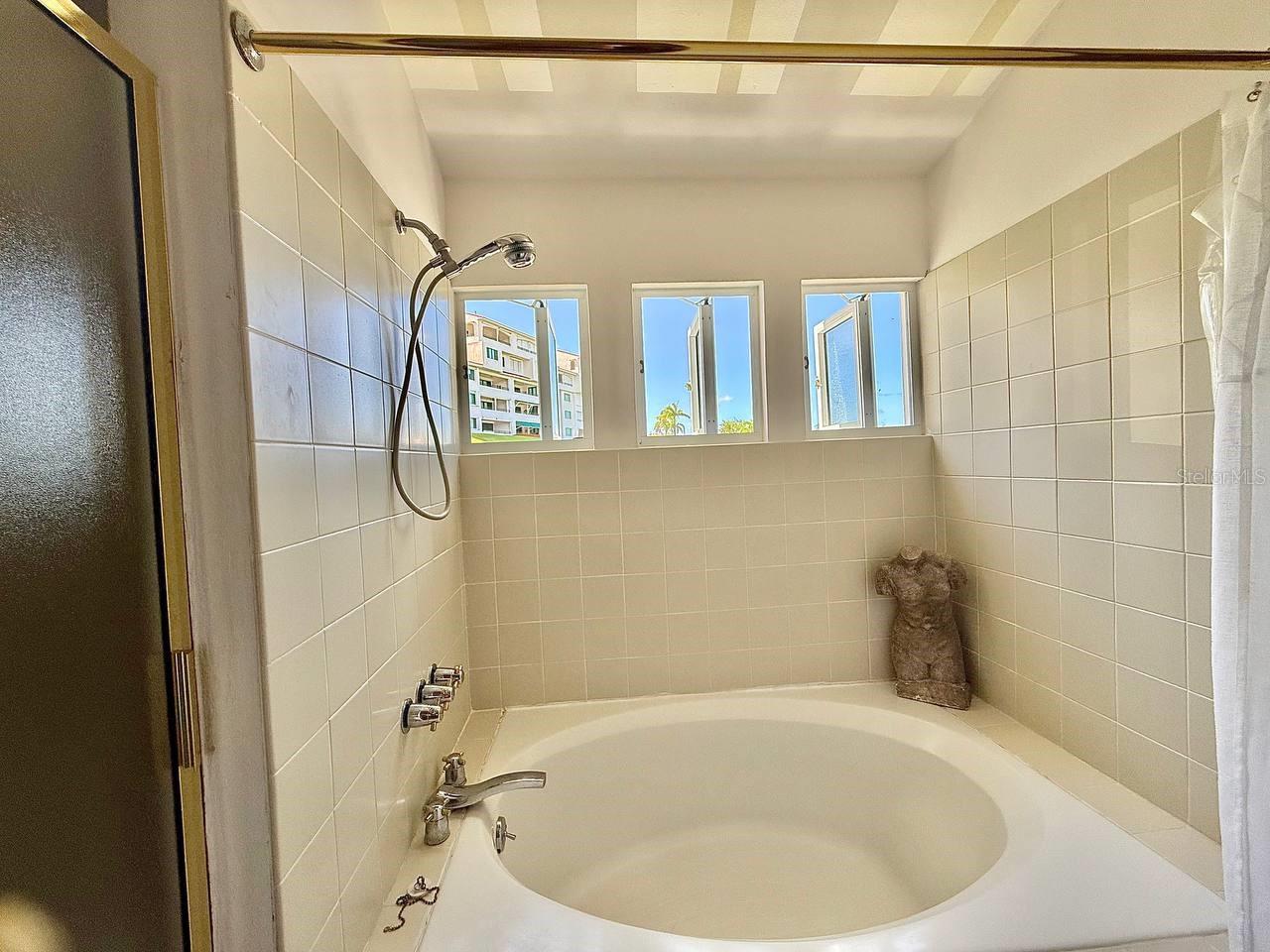 VILLA LAS BRISAS - Residential