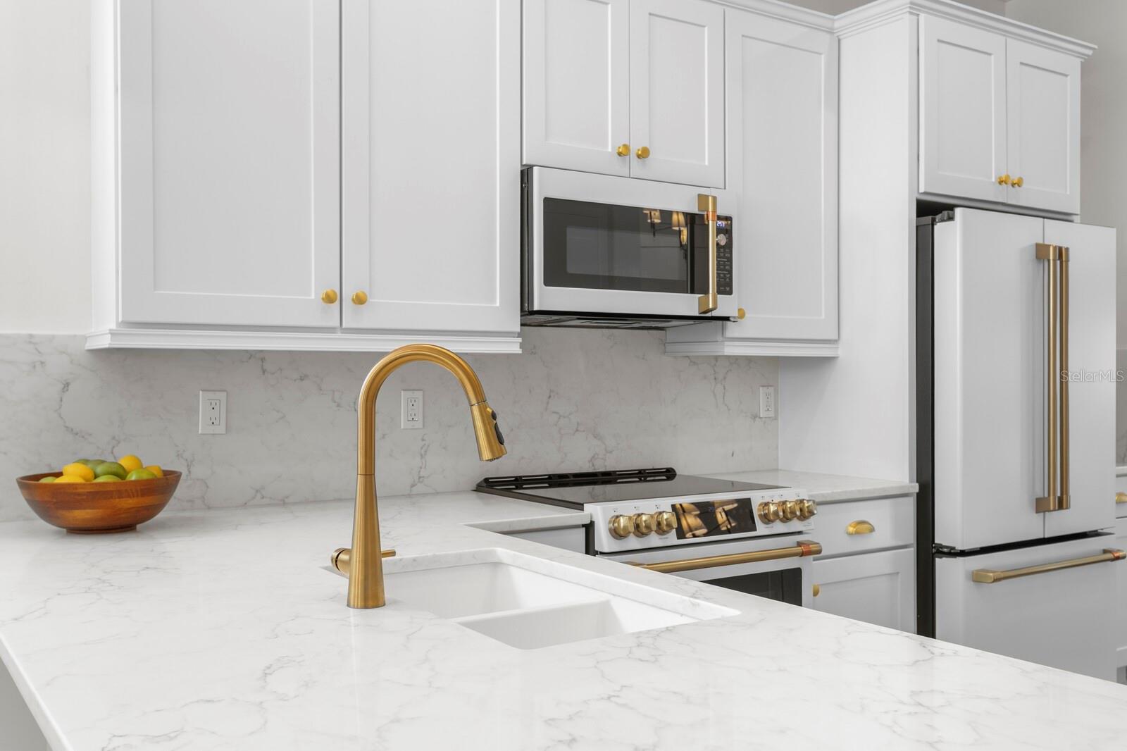 WESTSHORE YACHT CLUB PH 3B - Residential