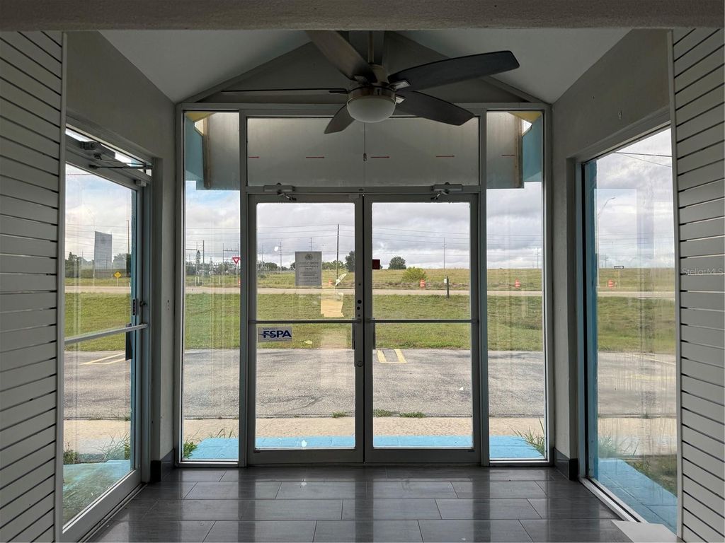 Photo of 1174 Us 27 N, Lake Placid, FL 33852 (MLS # L4952935)