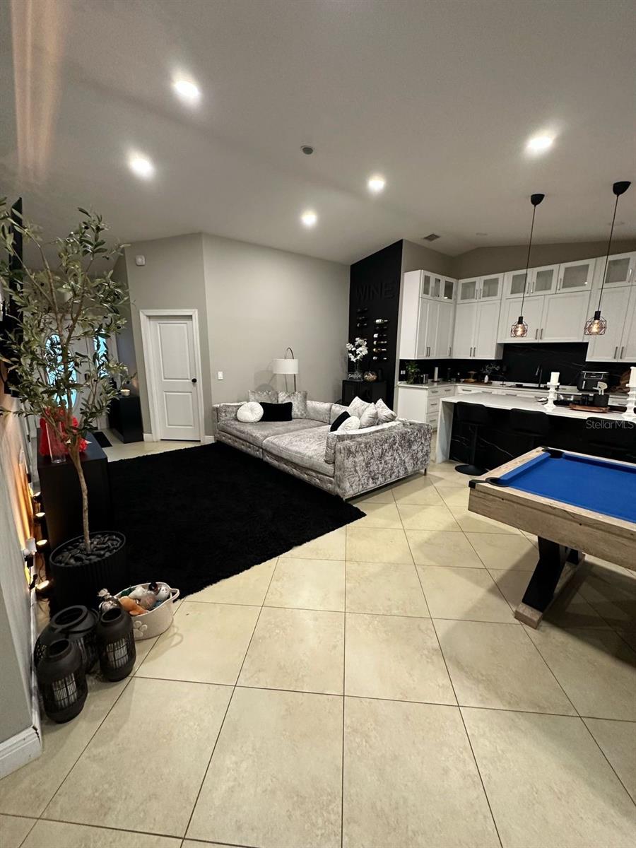 VALENCIA HILLS - Residential Lease