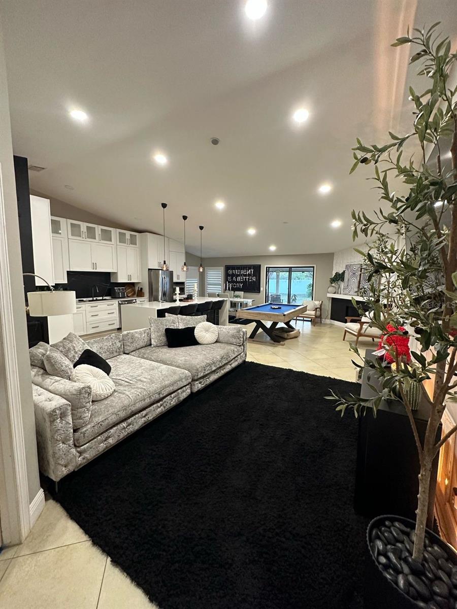 VALENCIA HILLS - Residential Lease