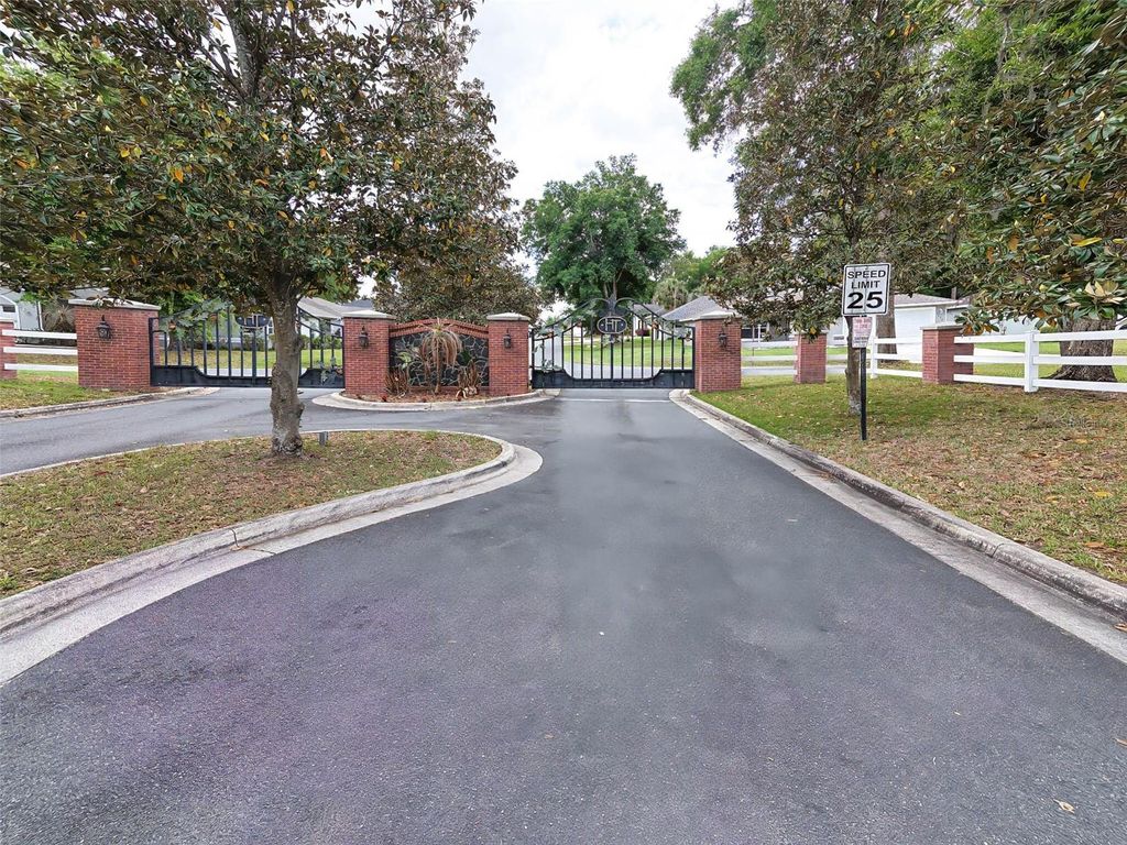 Photo of 9601 SW 53rd Circle, Ocala, FL 34476 (MLS # OM721266)