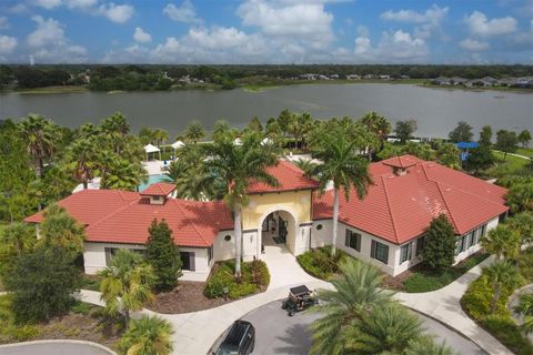 A home in PALMETTO