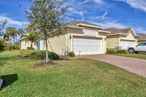 A home in PALMETTO