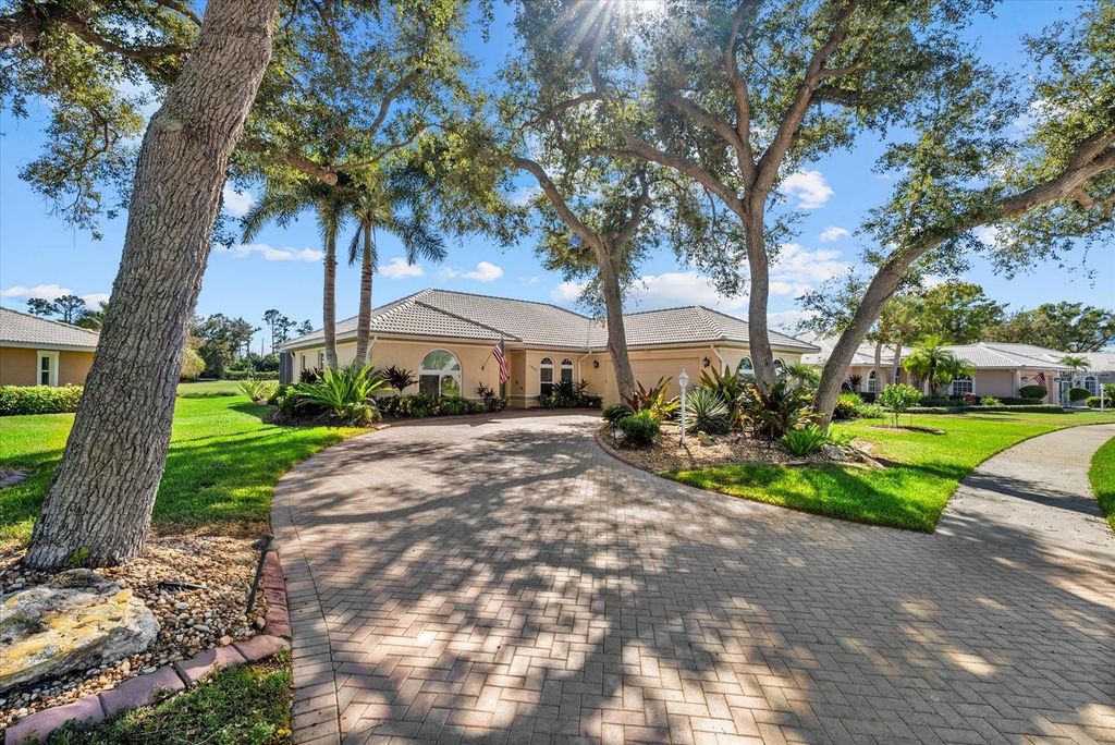 Photo of 1424 Gleneagles Drive, Venice, FL 34292 (MLS # N6141307)