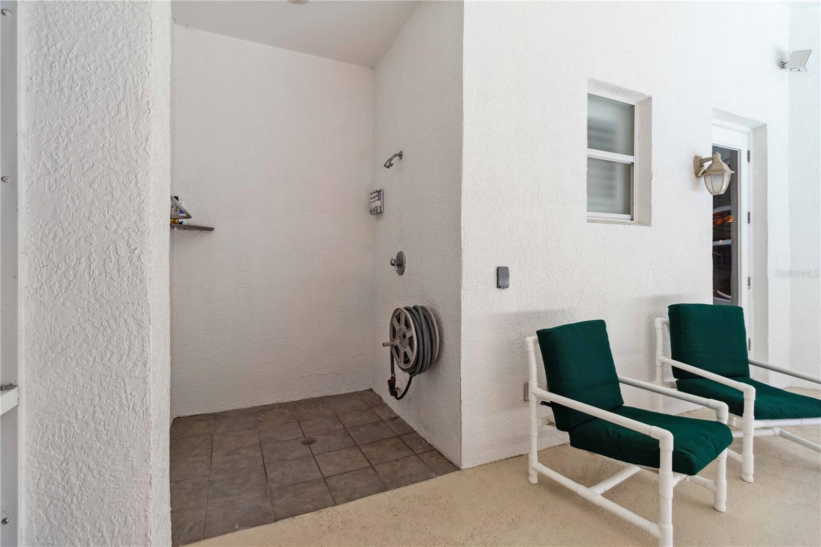 DISCOVERY BAY - Residential