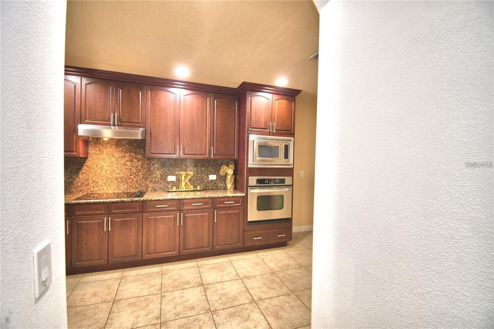 VIZCAYA HEIGHTS CONDO 08 - Residential