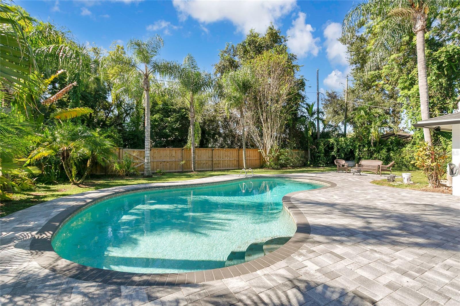 RIVER OAKS - Residential