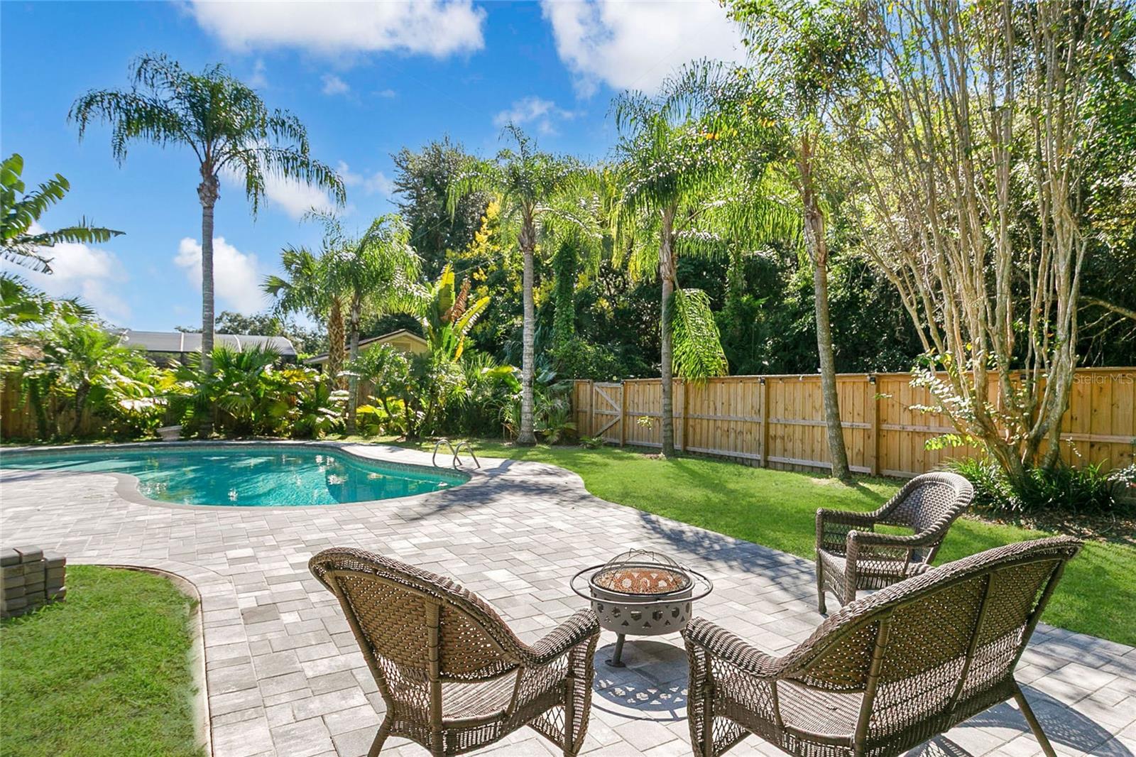 RIVER OAKS - Residential