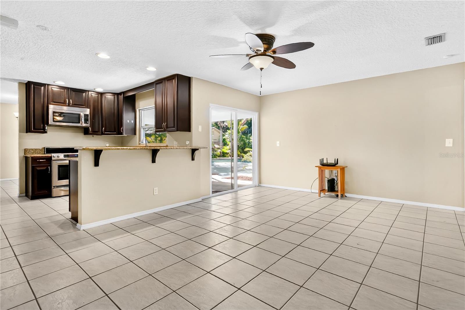 RIVER OAKS - Residential