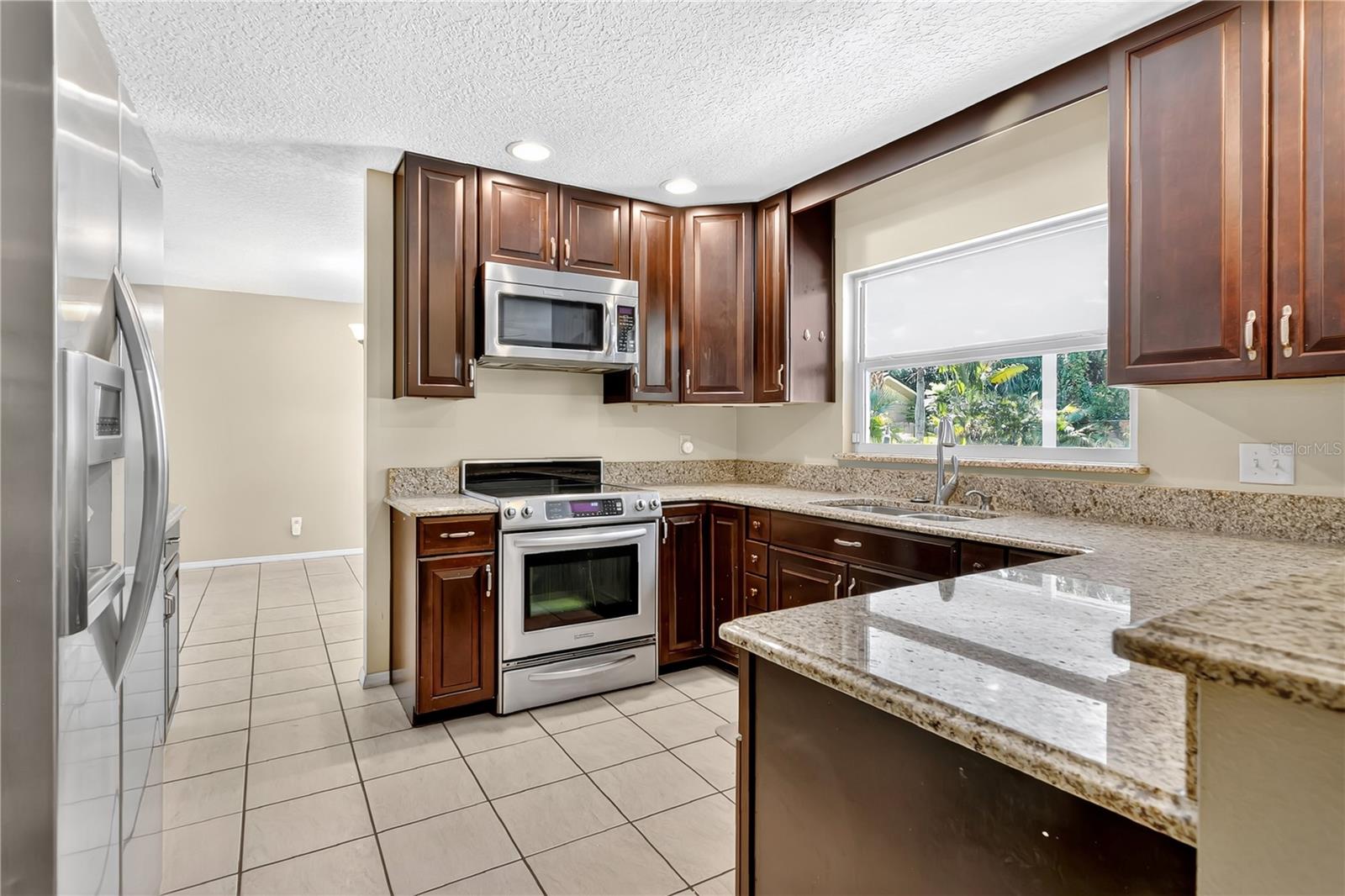 RIVER OAKS - Residential