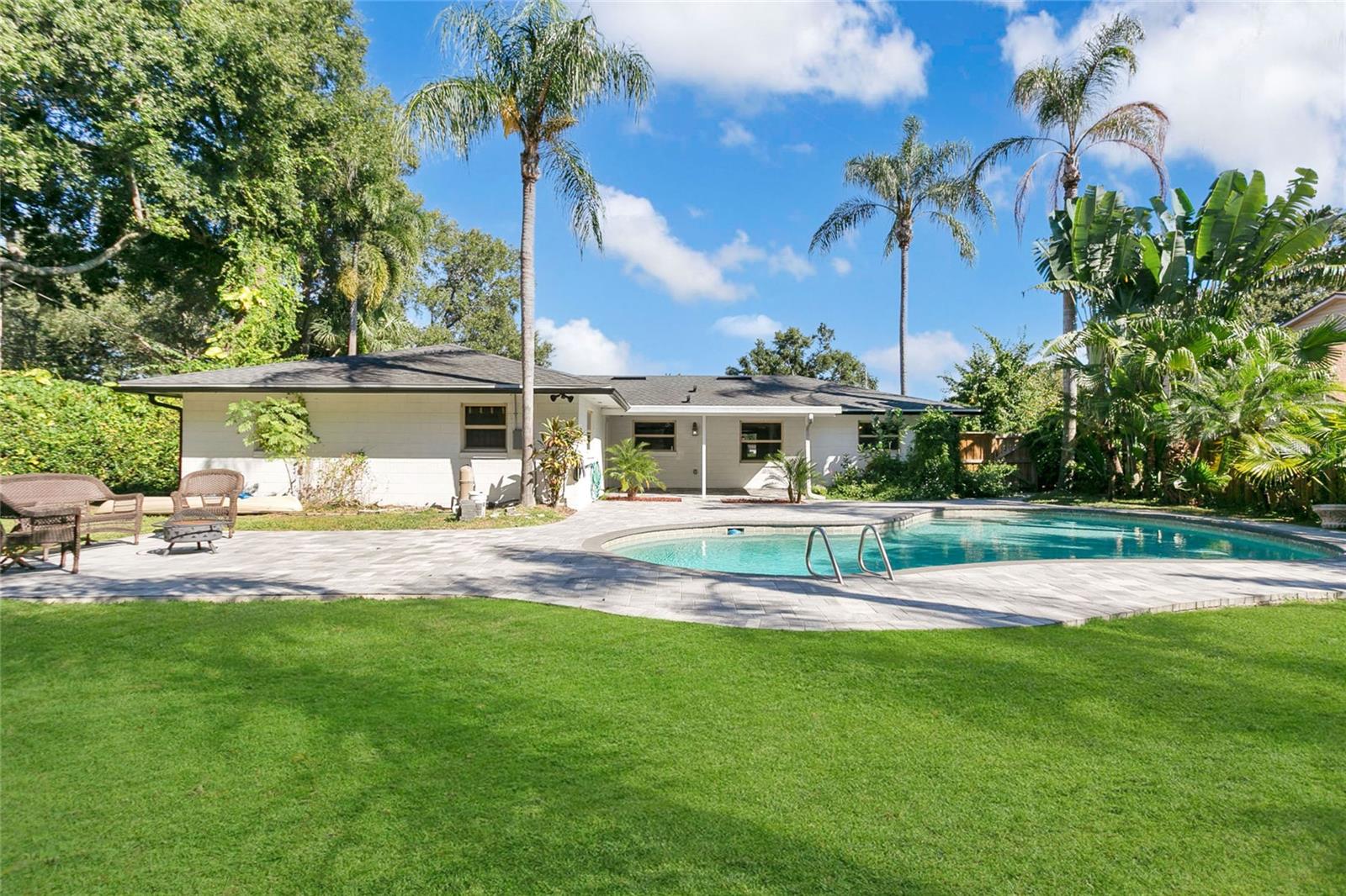 RIVER OAKS - Residential