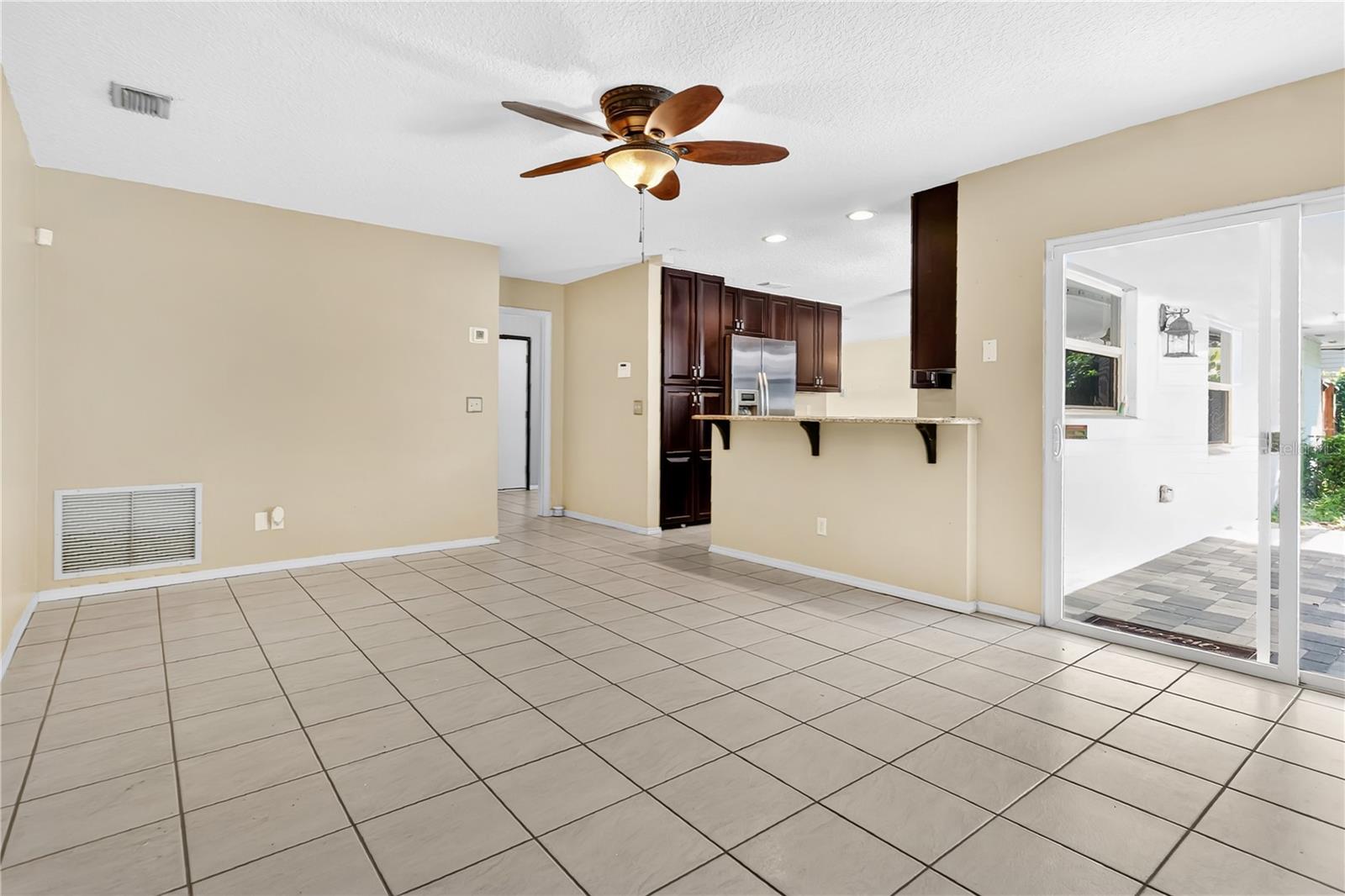 RIVER OAKS - Residential