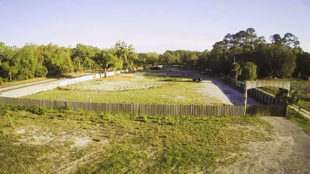 Photo of 2504 Old New York Avenue, Deland, FL 32720 (MLS # S5146012)