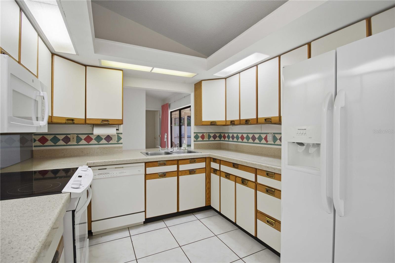 LIONSHEAD PH I - Residential