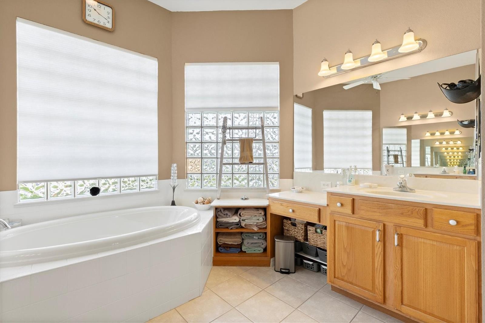 ENCLAVE/STONECREST UN 03 - Residential