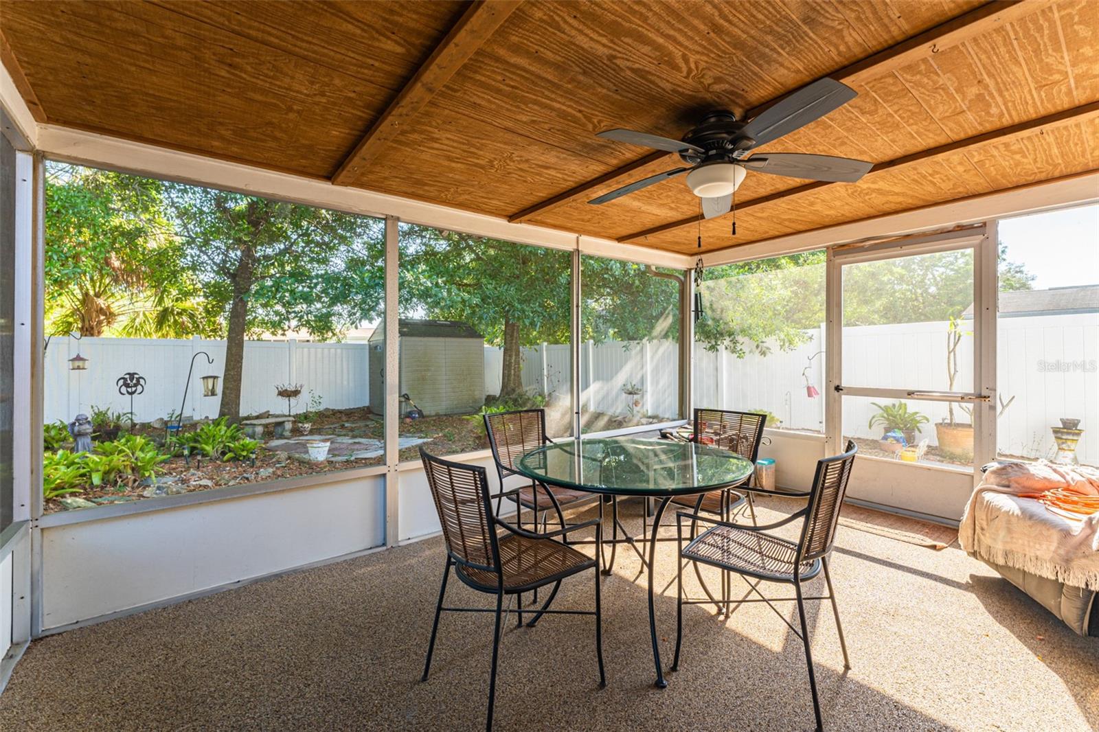 LAKEWOOD VILLAS - Residential Lease