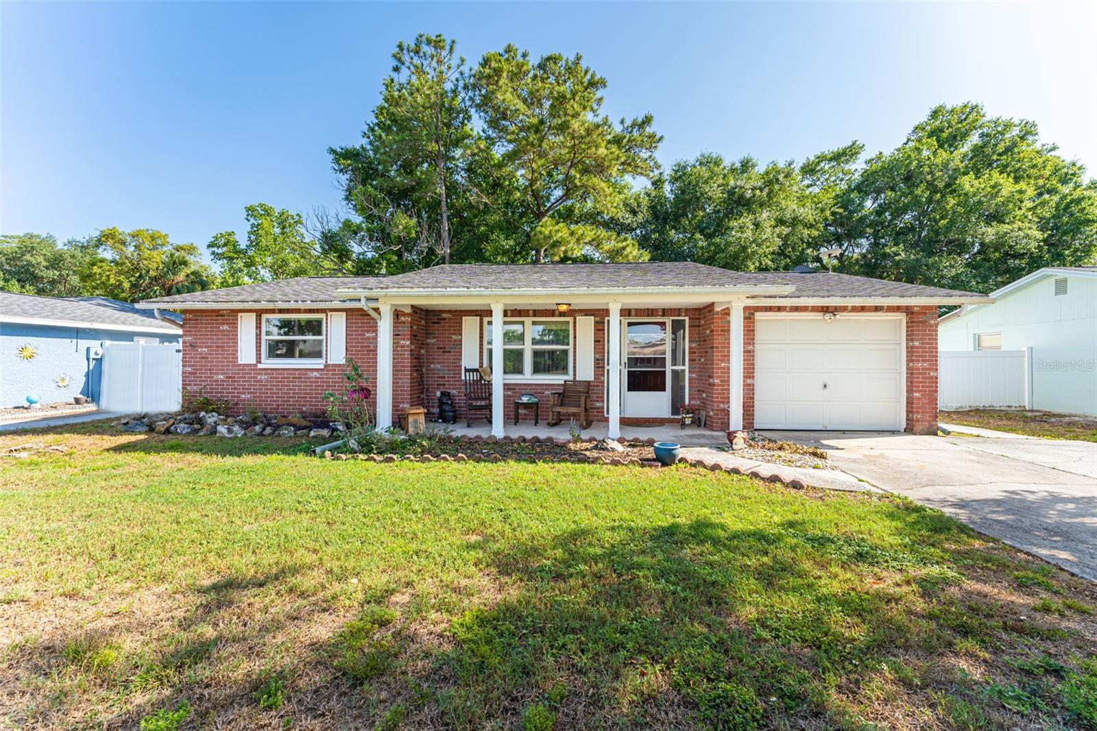 LAKEWOOD VILLAS - Residential Lease