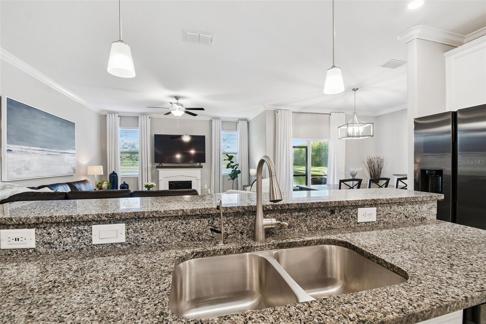 TOWNES AT CYPRESS RANCH - Residential