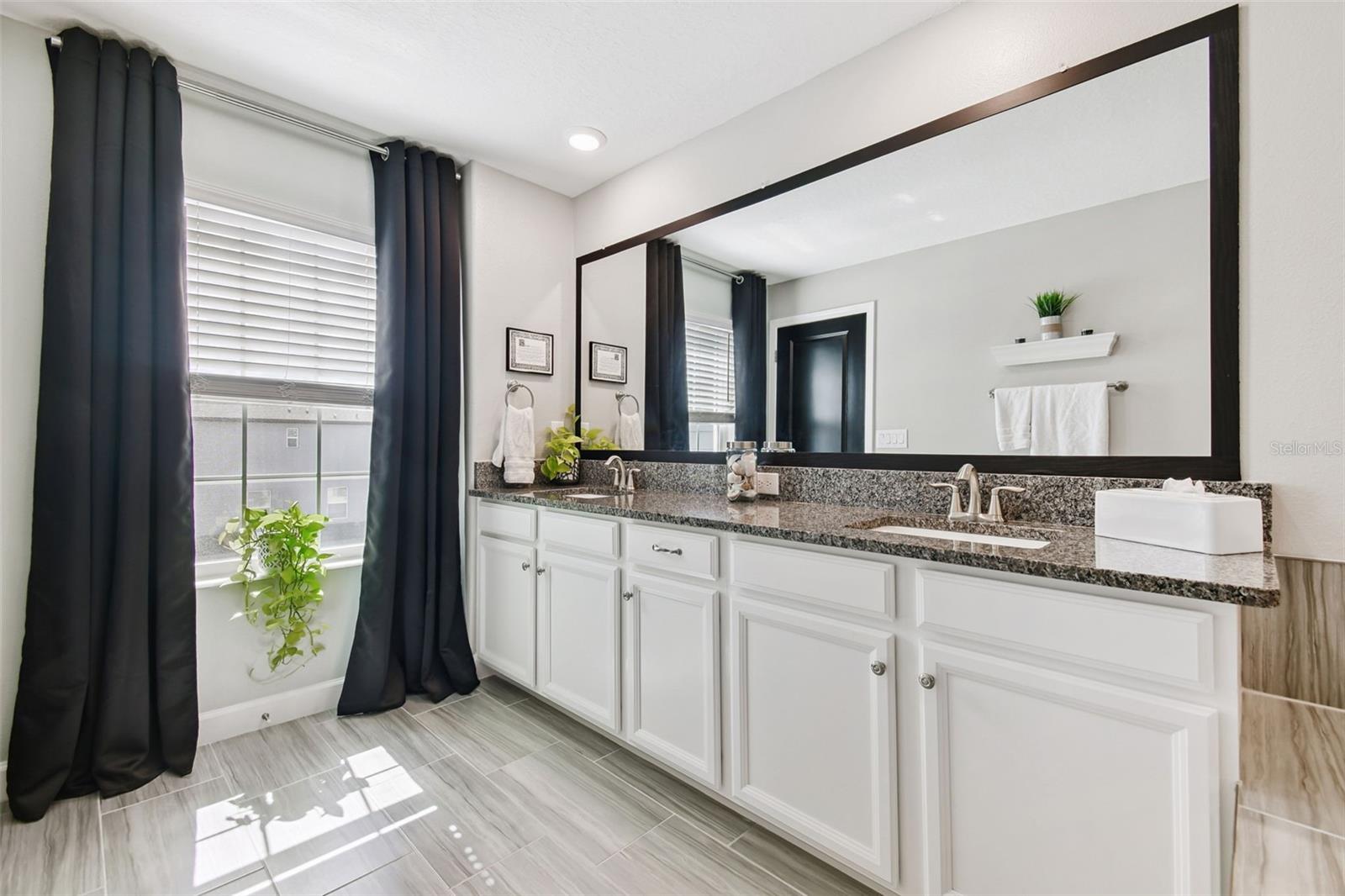 TOWNES AT CYPRESS RANCH - Residential