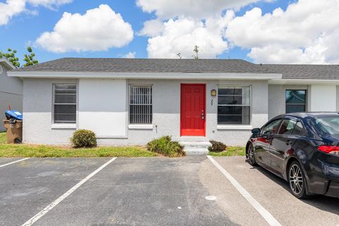 Photo of 29 Lake Villa Way, Kissimmee, FL 34743 (MLS # O6335489)