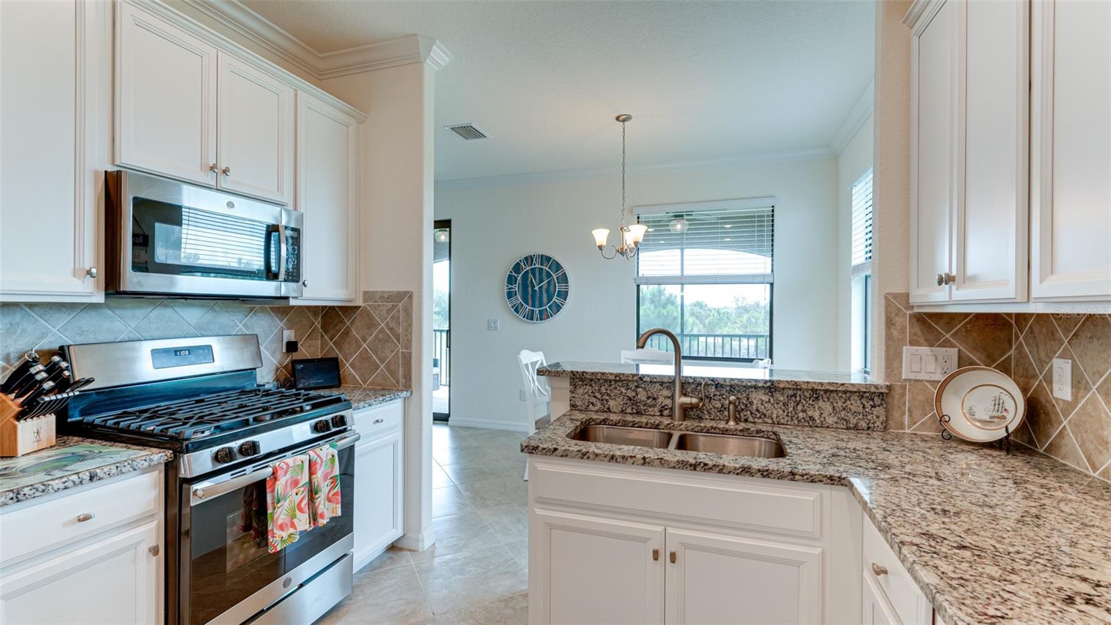 LAKEWOOD NATIONAL - Residential Lease