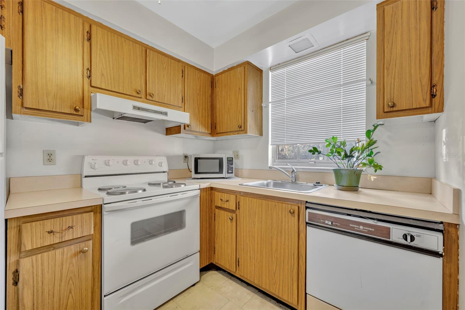 MEAD GARDEN - Residential