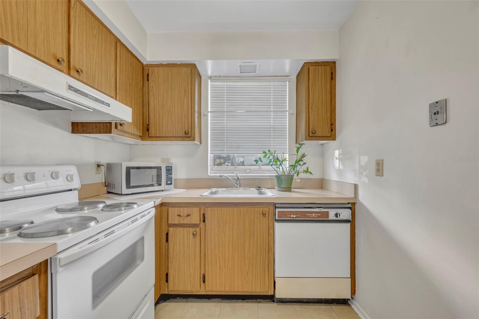 MEAD GARDEN - Residential