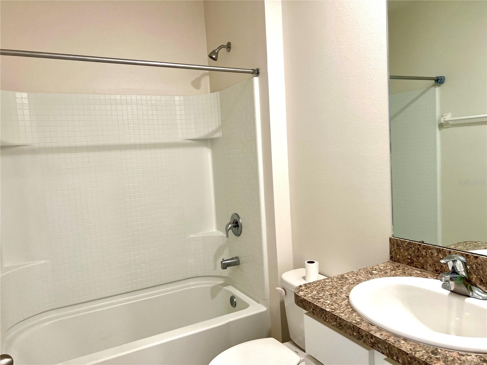 SOUTHERN OAKS PH I & II - Residential Lease