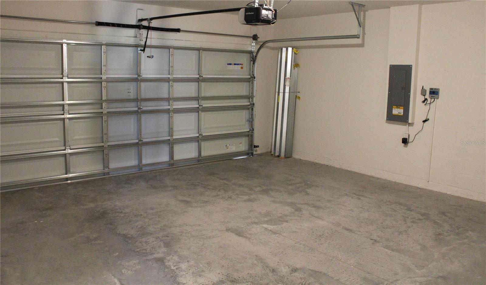 SOUTHERN OAKS PH I & II - Residential Lease