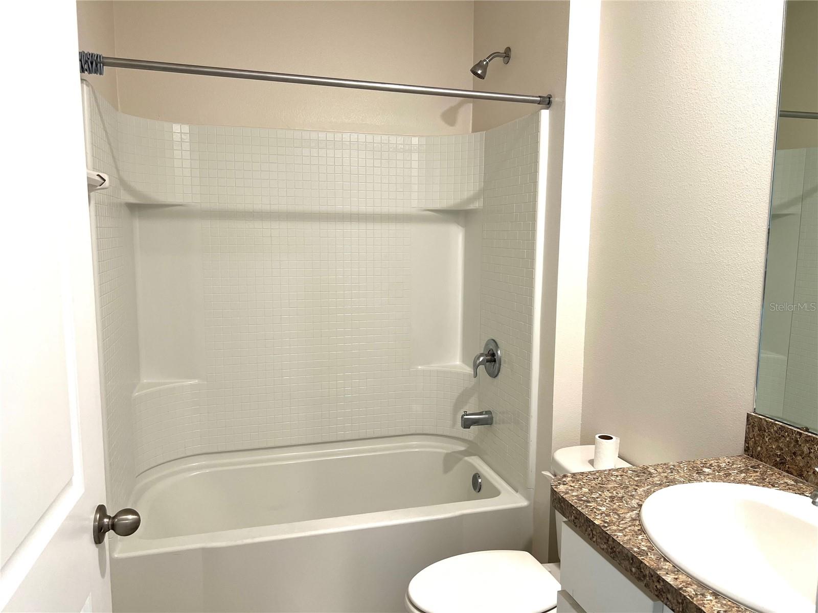 SOUTHERN OAKS PH I & II - Residential Lease