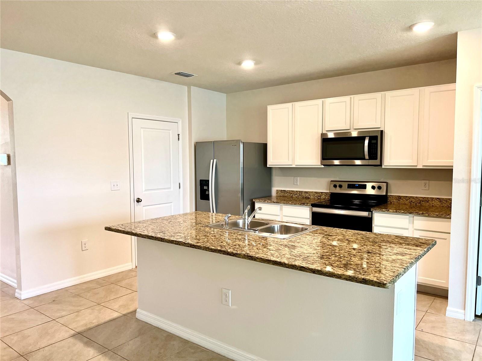 SOUTHERN OAKS PH I & II - Residential Lease