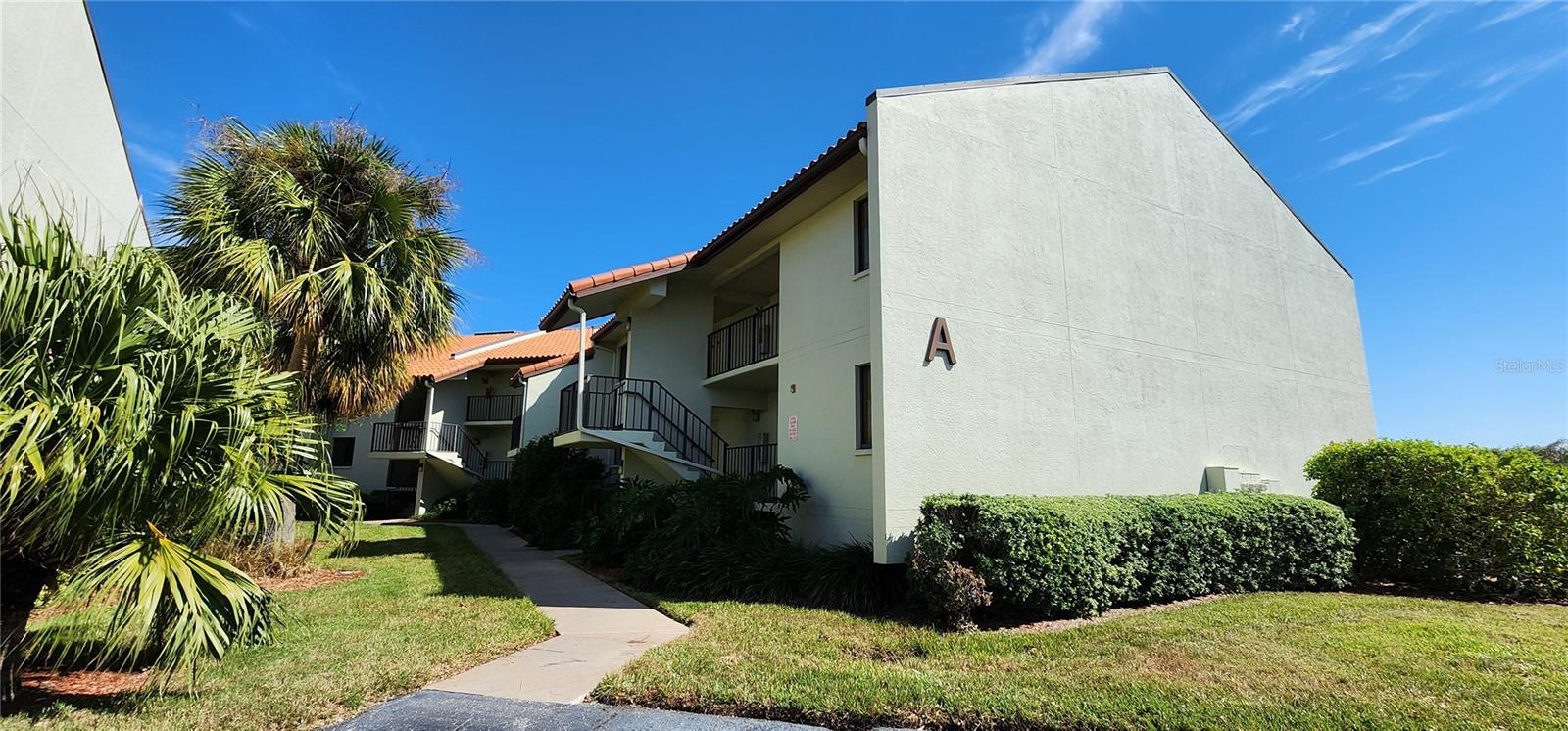 1515 PINELLAS BAYWAY S 8