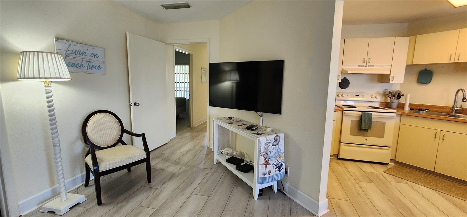 WANDER RESIDENCES OF TIERRA VERDE - Residential Lease