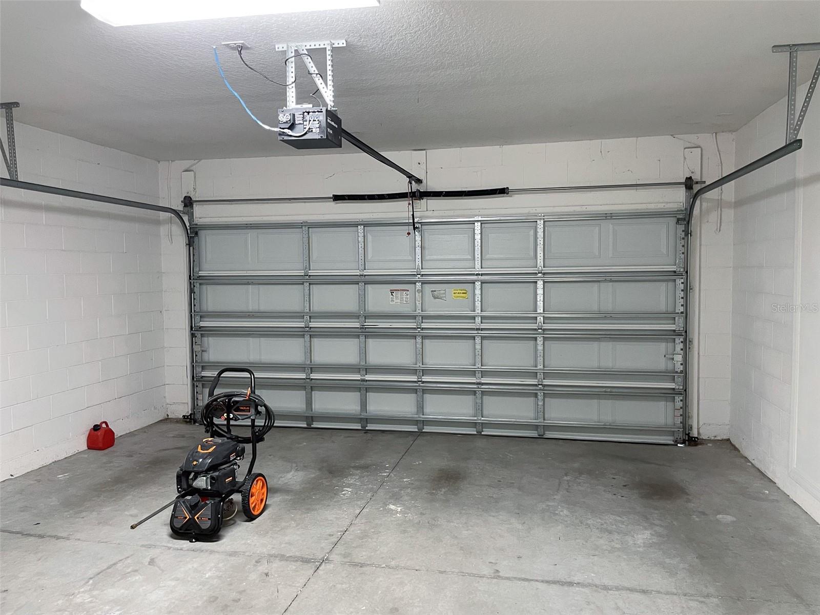 ASHEBROOK - Residential Lease